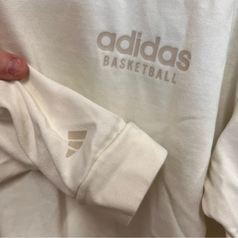 NWOT Adidas Basketball Oversized Long Sleeve Shirt with Mock Neck Size XL